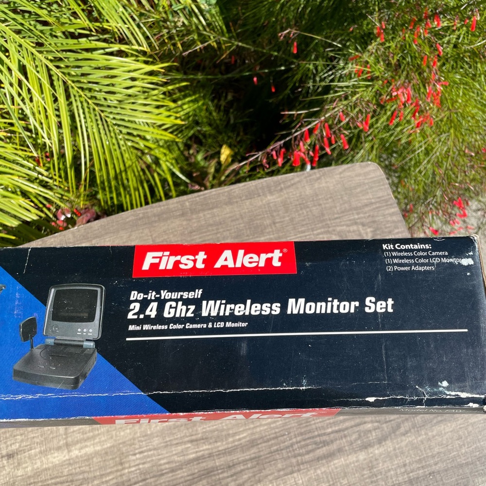 New First Alert Wireless Monitor Set - Picture 2 of 13